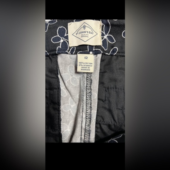 Capris #6008 - Picture 4 of 5